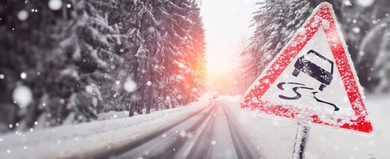 Керування автомобілем під час ожеледиці та що робити, коли авто починає заносити?