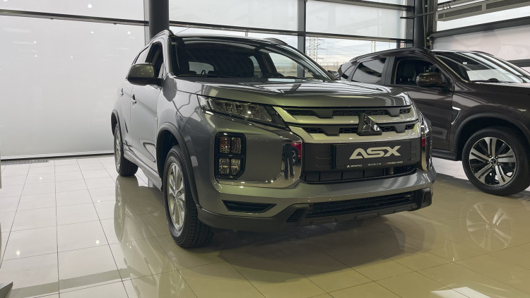 ASX INVITE 1.6 MT 2WD