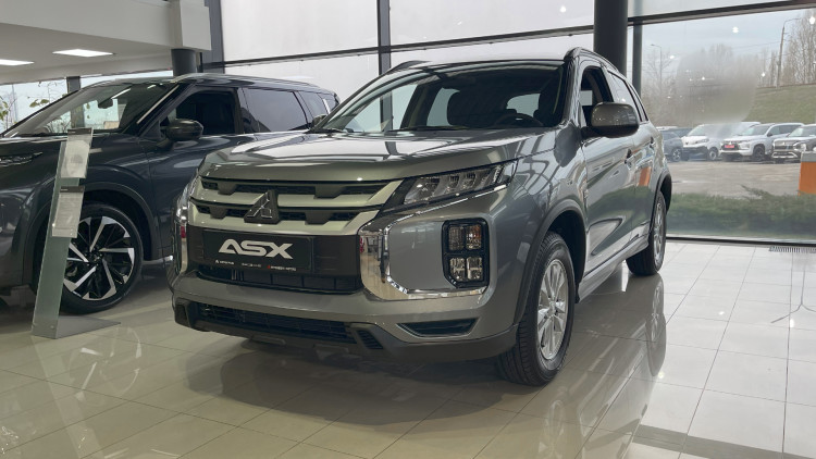 ASX INVITE 1.6 MT 2WD