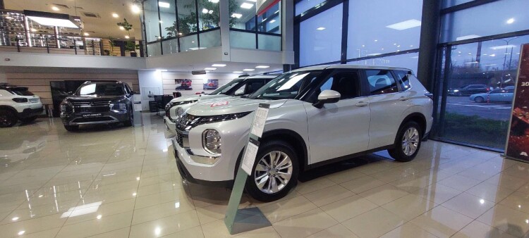 НОВИЙ OUTLANDER BUSINESS 2.5 CVT 2WD